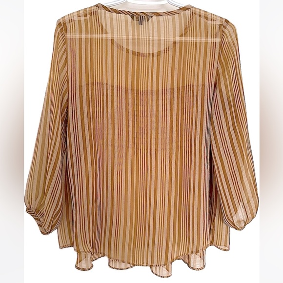 RW&CO smocked top with stripe patterns and puffy sleeves - Picture 2 of 5